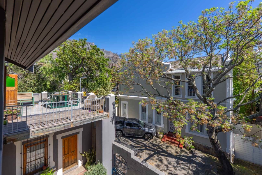 7 Bedroom Property for Sale in Oranjezicht Western Cape